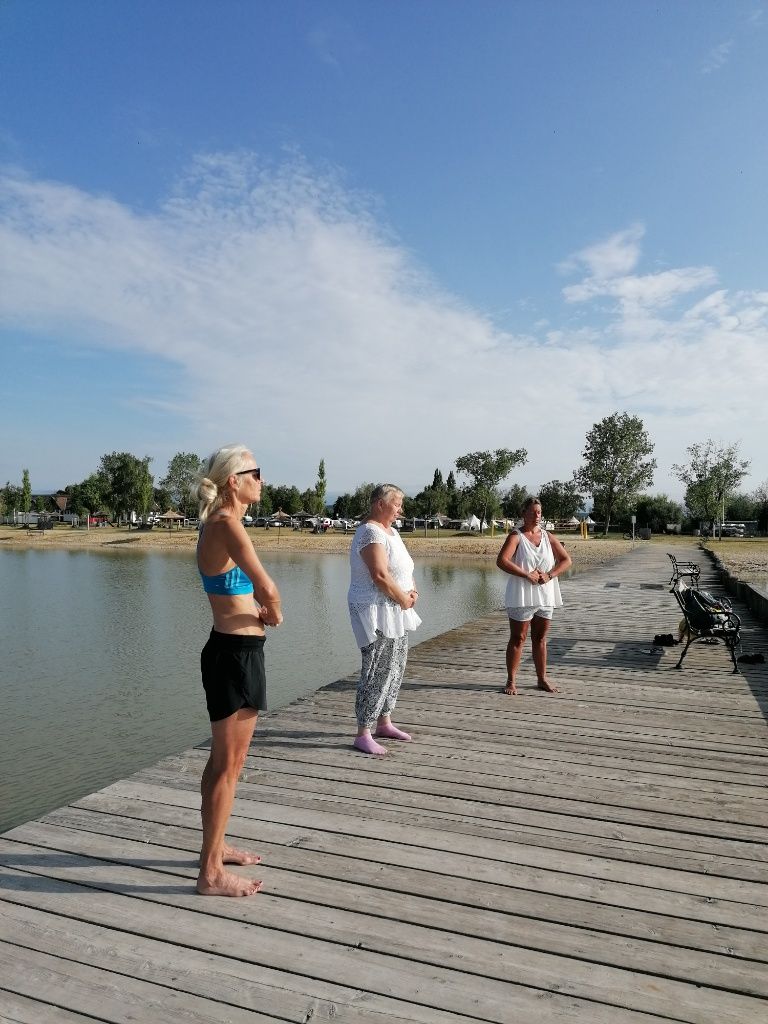 3 Frauen beim Wyda am Steg