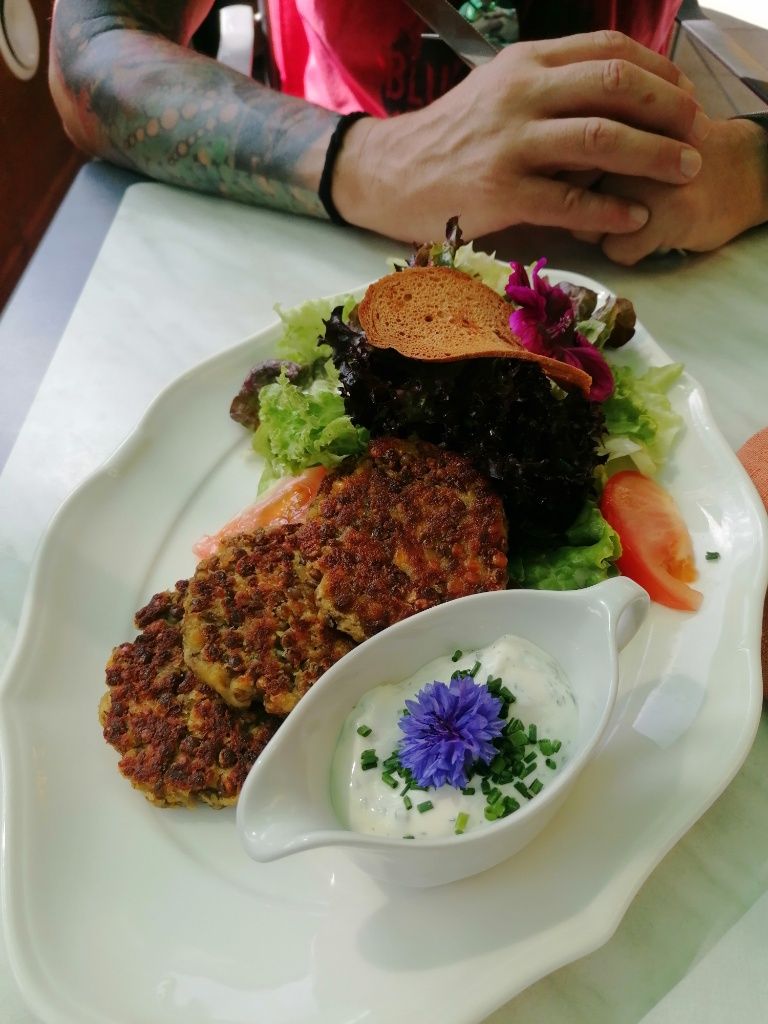 Köstlich angerichtete Mahlzeit