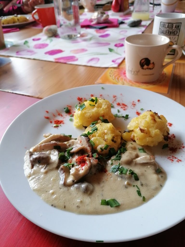 Pilzragout mit Kartoffelnockerl